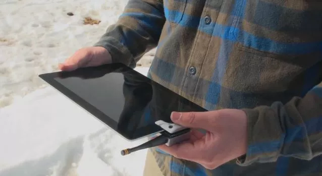 The Fighting Walrus Radio allows iOS devices to communicate with unmanned aerial vehicles by radio frequency, instead of Wi-Fi