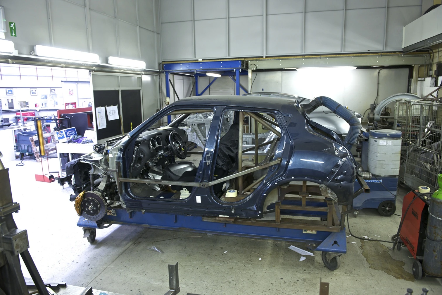Nissan's JUKE-R concept: the gutted donor Juke