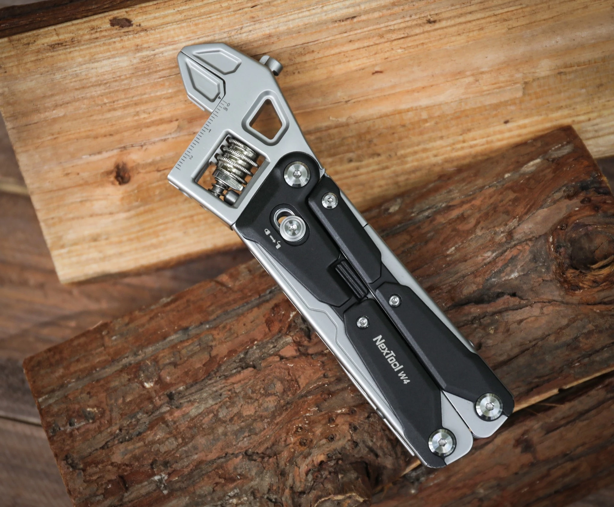 The Nextool W4 looks like a simple adjustable wrench when all closed up but does a lot more