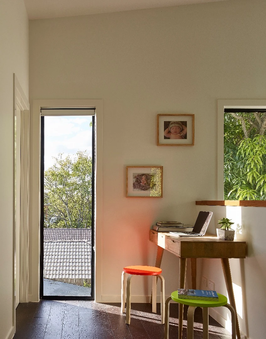 Constructed rather quickly in a period of just five months, the Two Pavilion House currently serves as a three-bedroom home for the architects/builders and their son