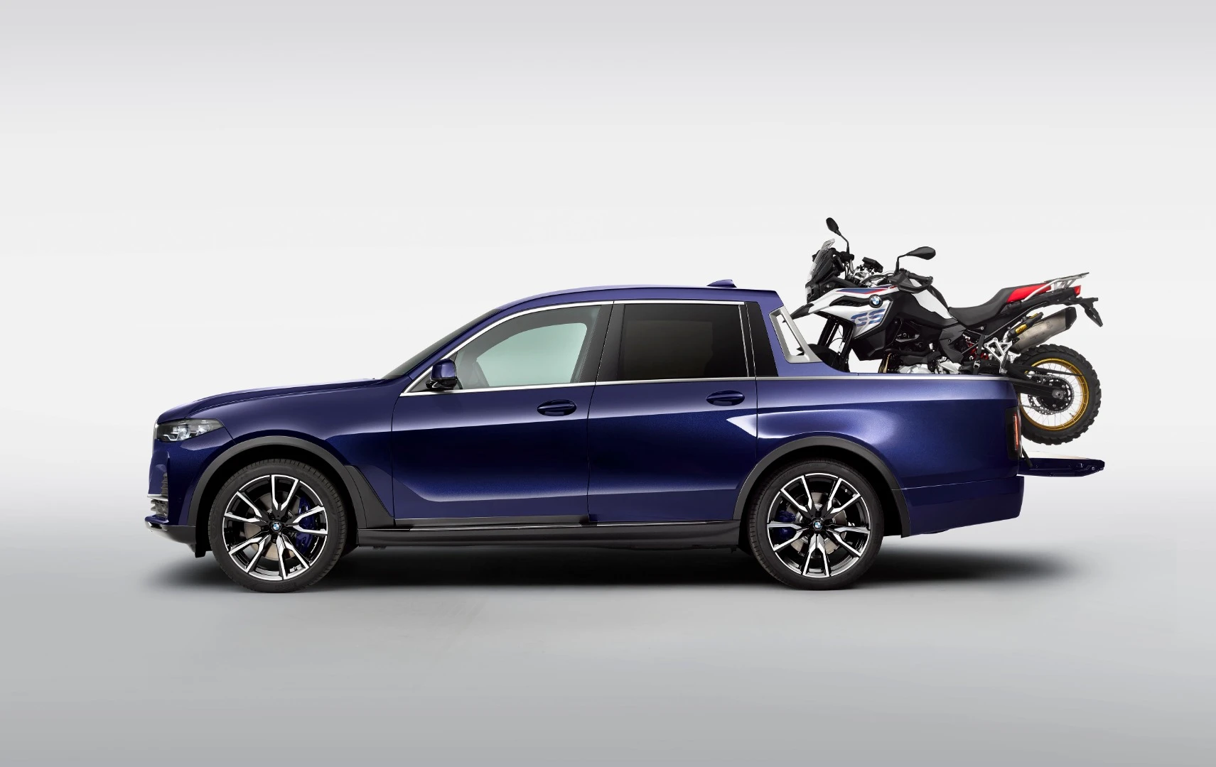 The one-off BMW X7 Pick-up ready for action