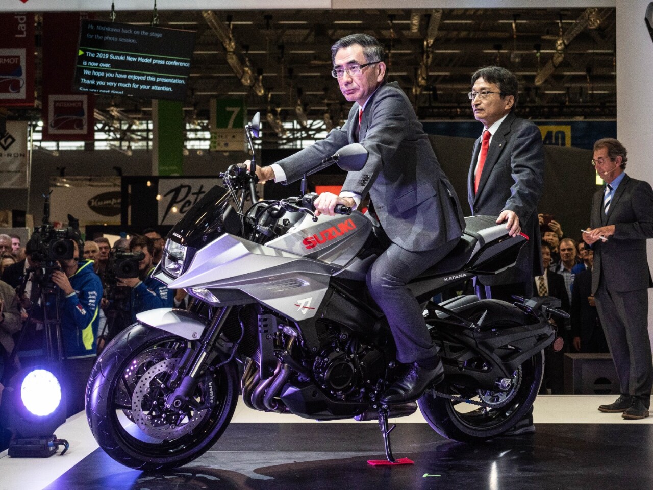 Suzuki's top brass get familiar with the new Katana