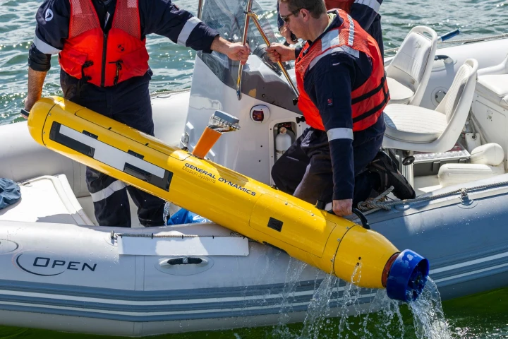 The Bluefin-9 is designed for portability