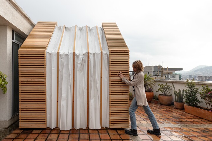 At its largest size, the Iwi measures 8.5 sq m (91 sq ft), while it's just 2.4 sq m (almost 26 sq ft) when compressed