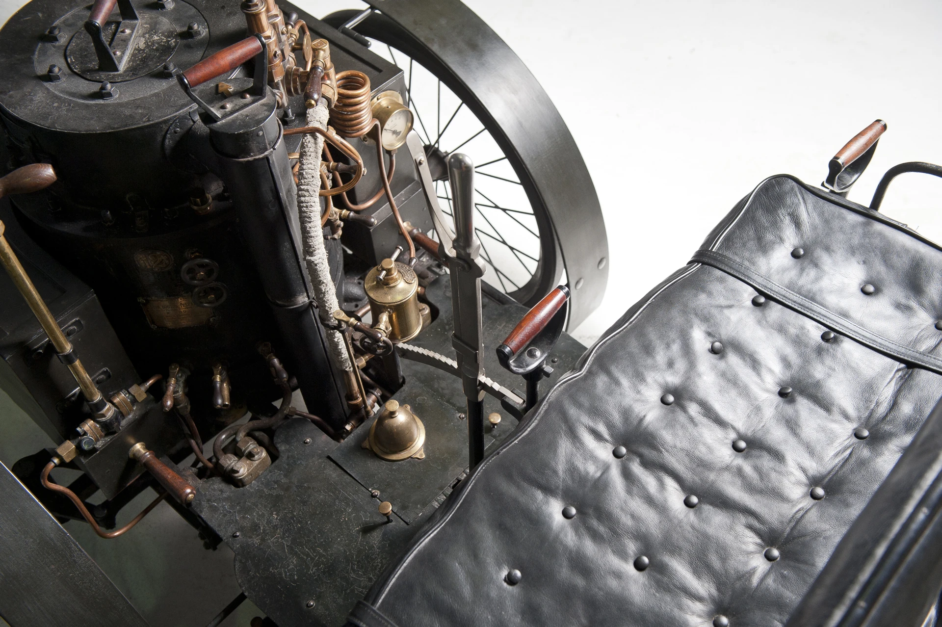 1884 De Dion Bouton et Trepardoux Dos-a-Dos Steam Runabout