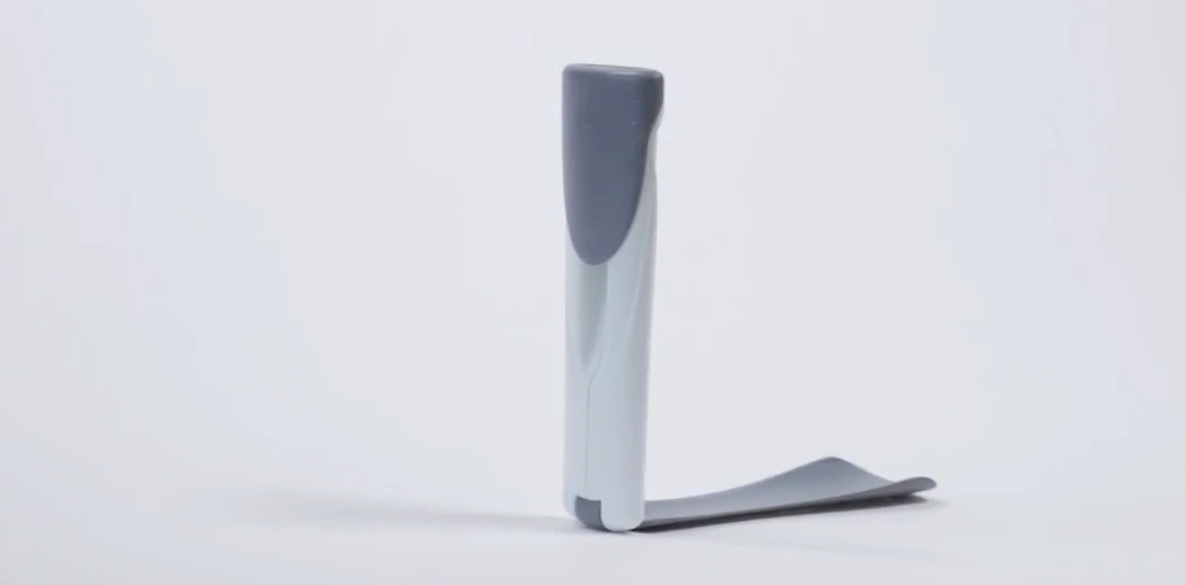 A look at the foldable arm of the Couchlet