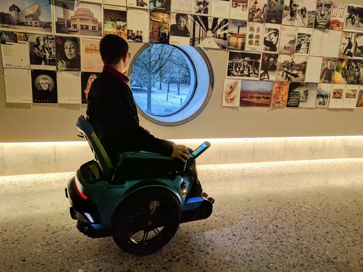 On level ground the Scewo moves on two self-balancing wheels