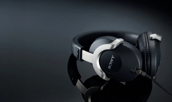 The professional, studio-grade MDR-Z1000 headphones