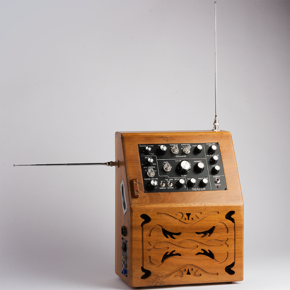 The Theresyn has two antennas for mid-air frequency and volume manipulation, a touch pad for triggering an envelope generator and strings over the speaker that resonate when sound is output
