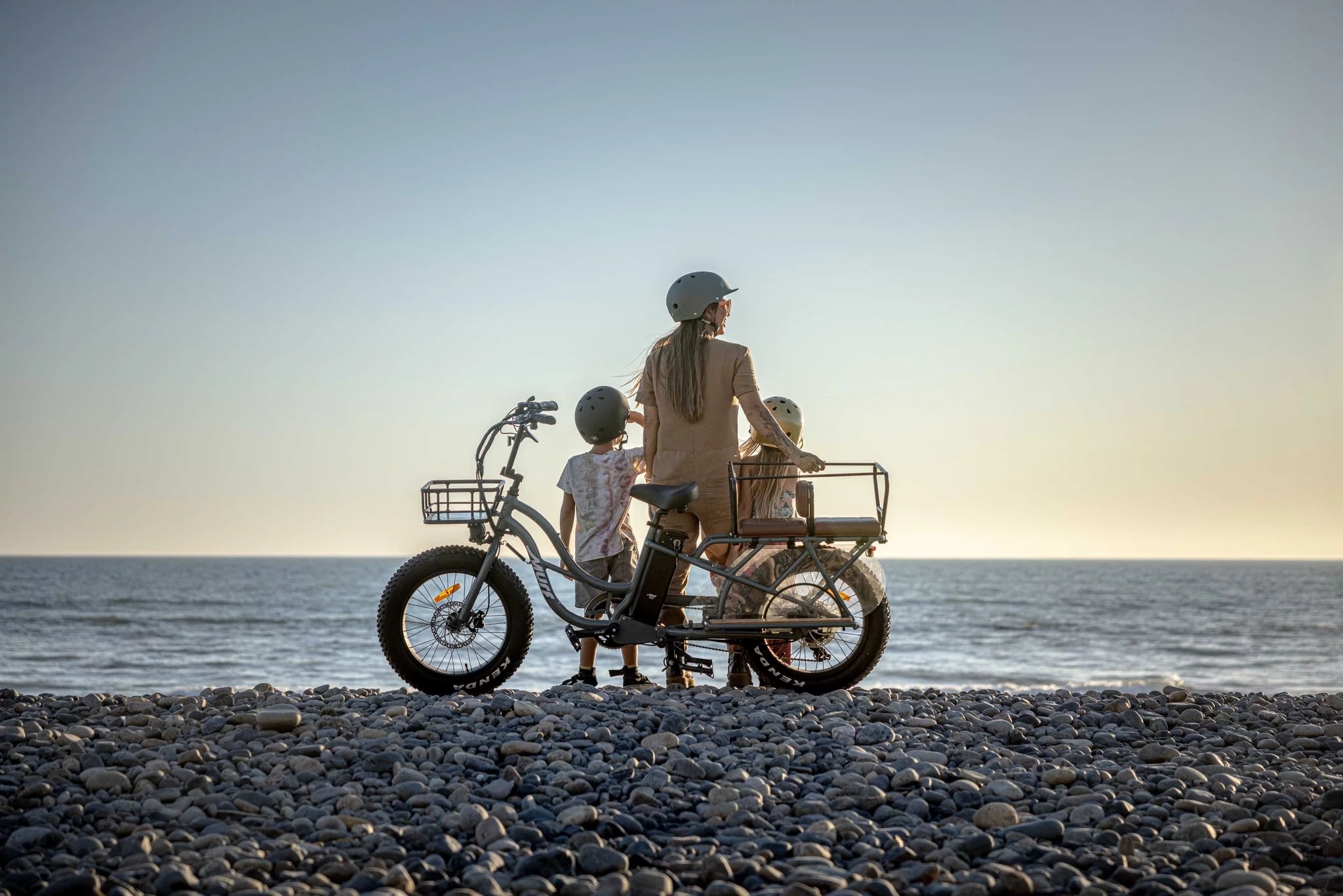 The Higgs Cargo features a 750-W (peak) motor for pedal-assist up to 20 mph, and a 50-mile battery