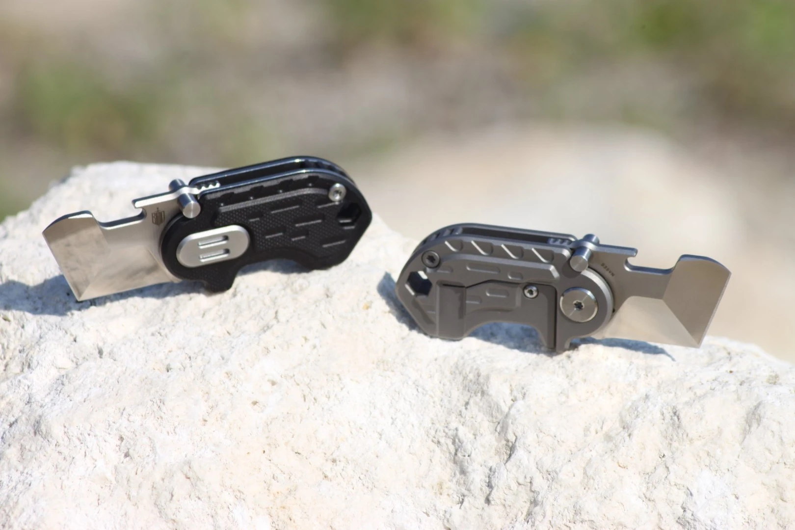 Dincman is offering the Pocket Rhino with either a titanium or steel handle through his crowdfunding campaign