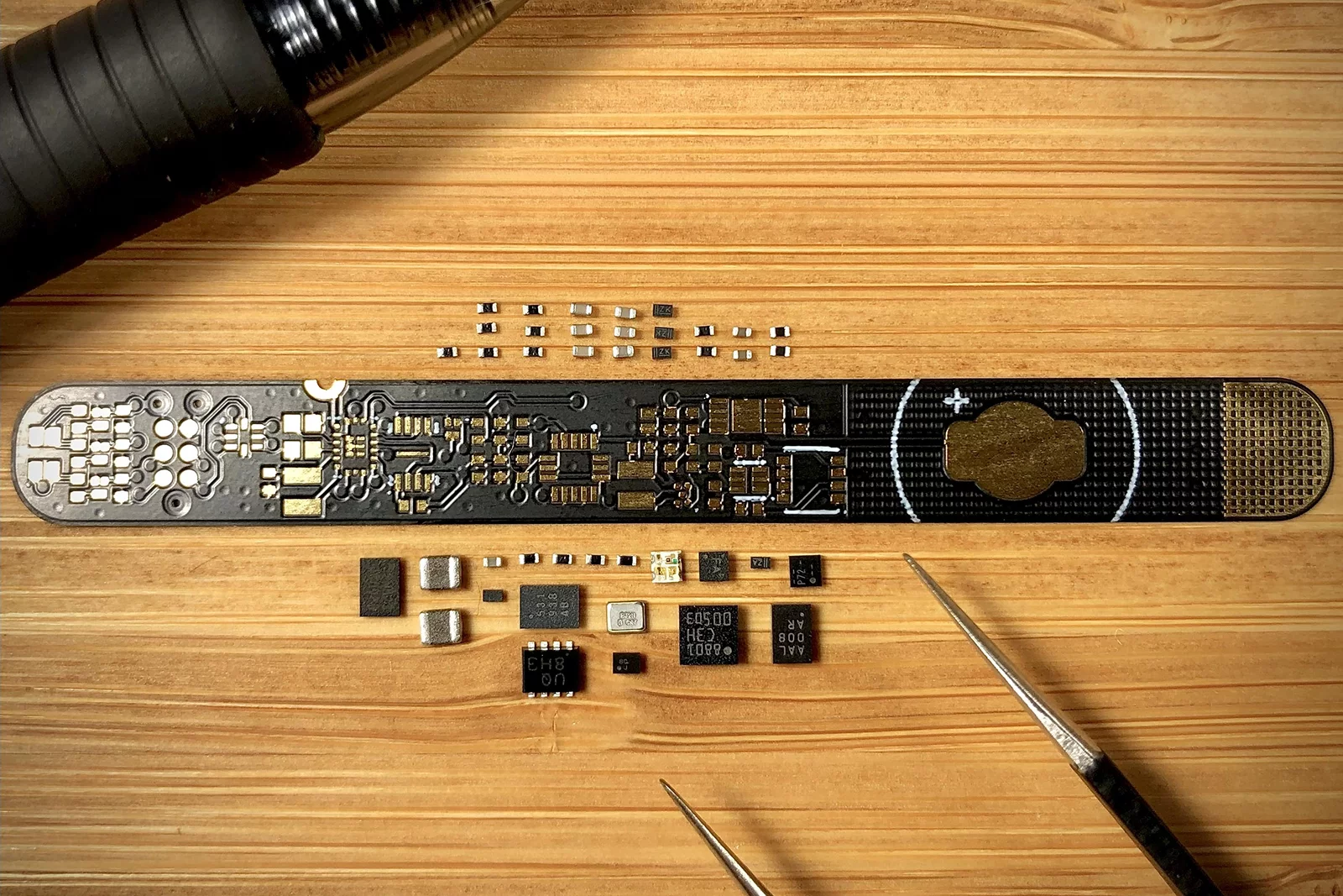 A custom-made circuit board converts walking directions into flashing lights