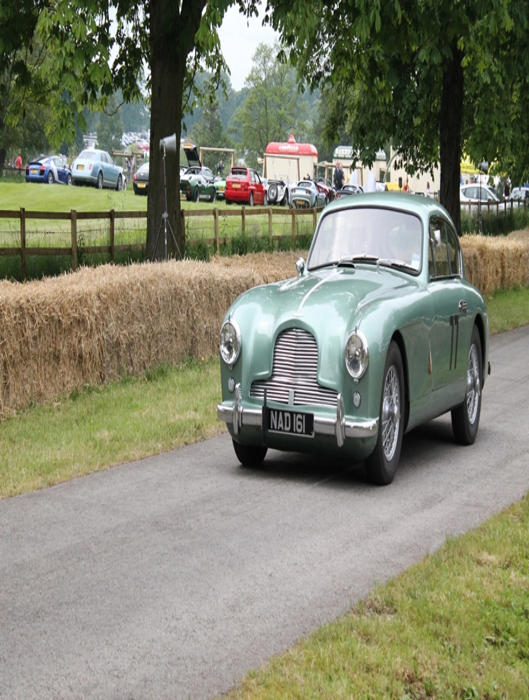 1953 Aston Martin DB2/4 driven by Iain Muir