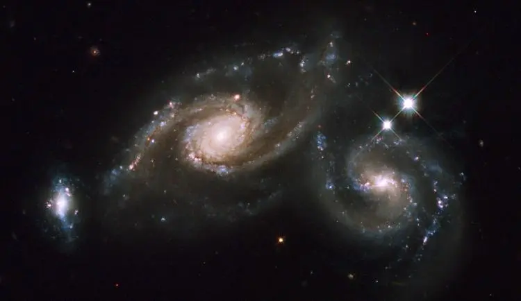 eLISA can study black holes at the heart of galaxies (Image: ASA, ESA, M. Livio (STScI) and the Hubble Heritage Team (STScI/AURA))