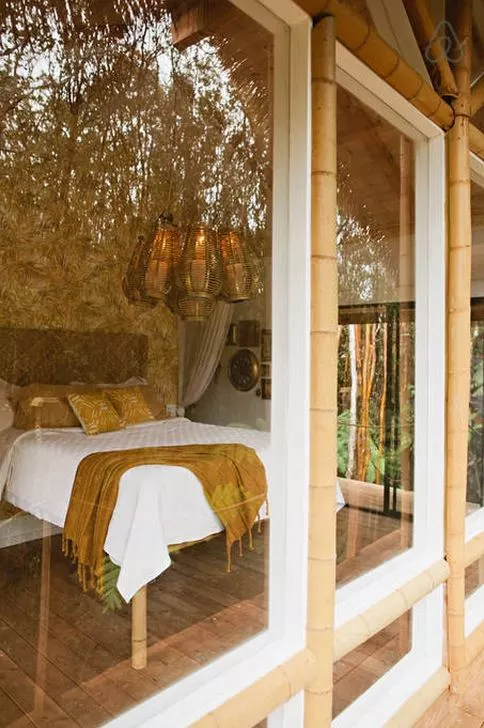 Kristie Wolfe reports that the temperature in the area stays a steady 25° C (78° F) so no insulation, heating or air-conditioning is necessary (Photo: Kristie Wolfe)