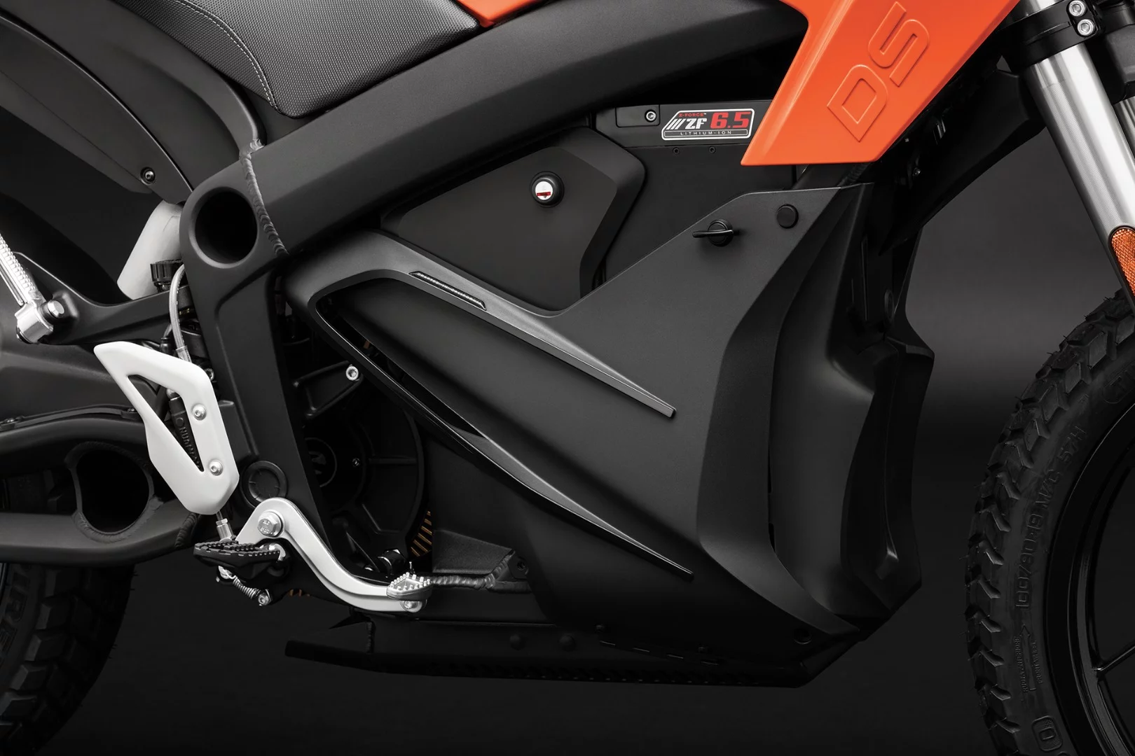 2017 Zero S ZF6.5: smaller battery option allows a lockable luggage space in behind a clip-on flap.