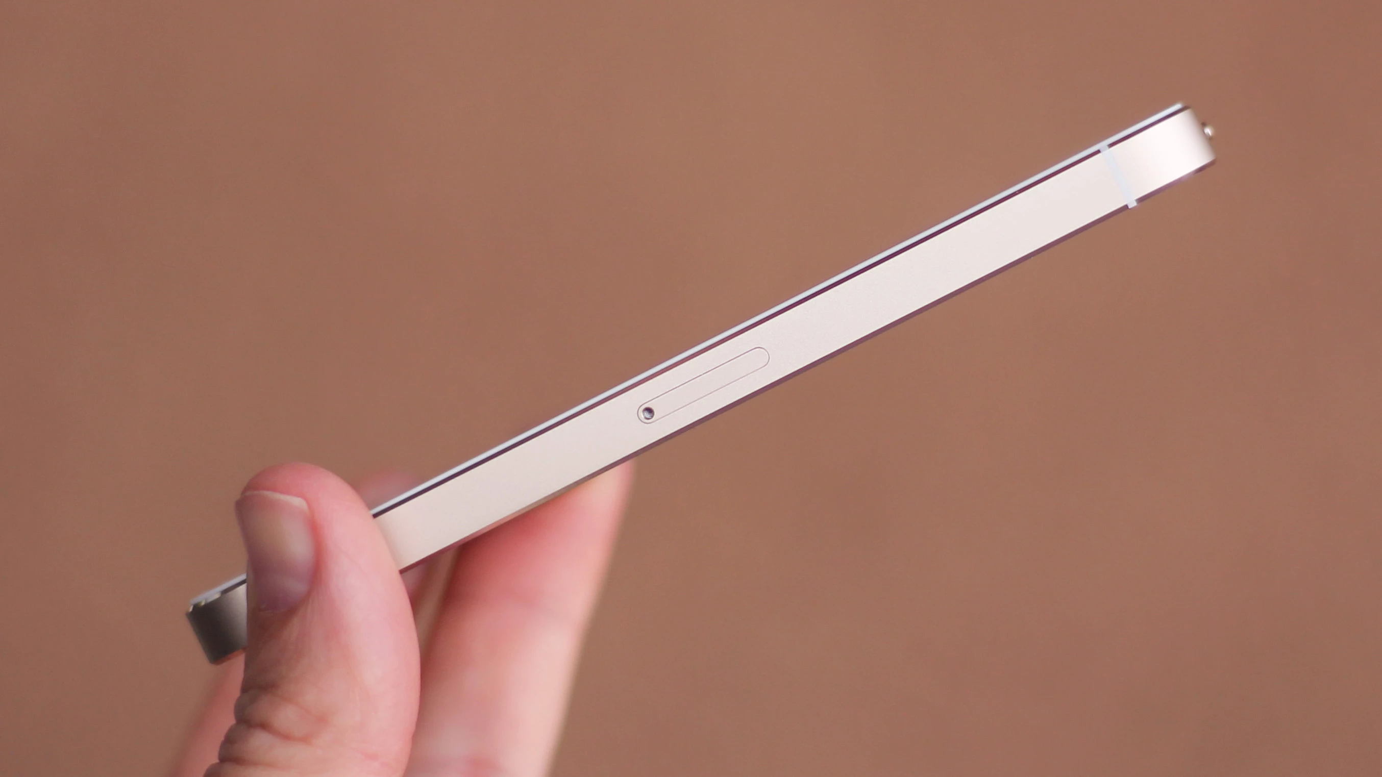Another look at the svelte iPhone 5s