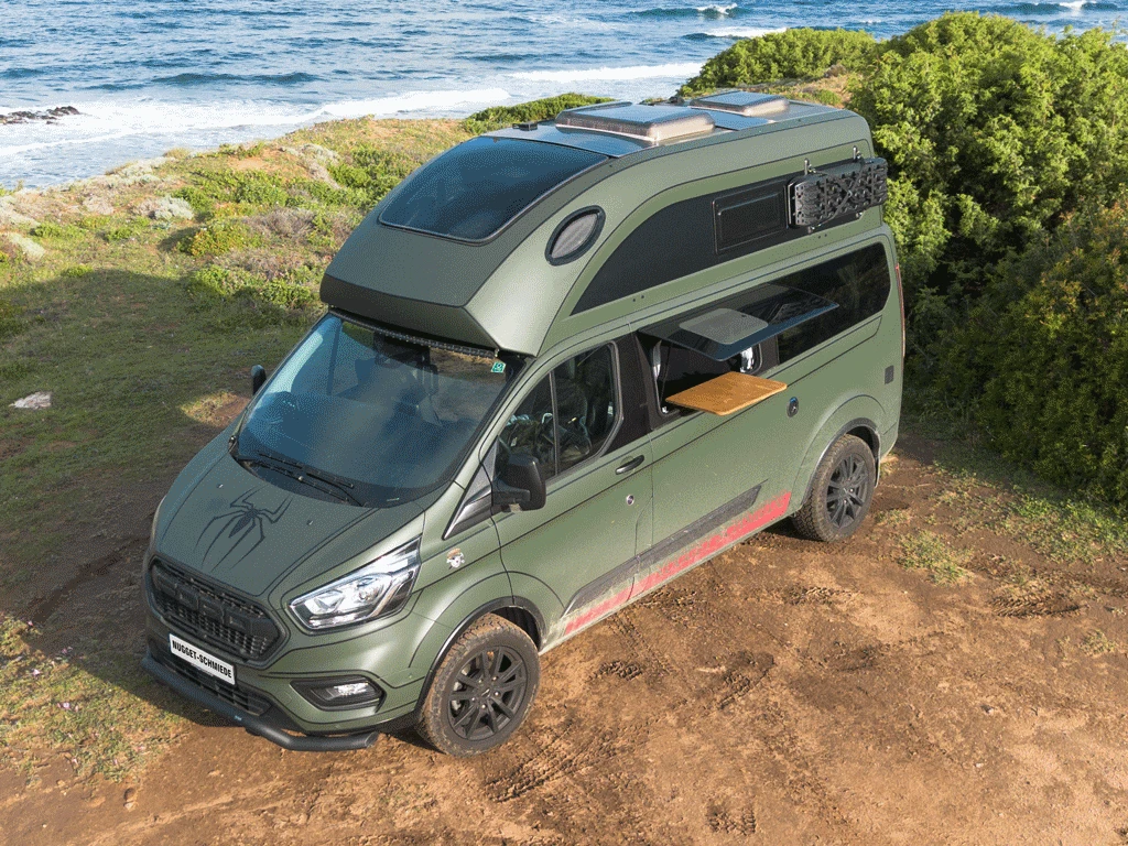 Nugget Schmiede mentioned the possibility of a panoramic Nugget high roof like the one it still offers for the last-generation Nugget, but we'll have to wait and see if it ultimately develops one