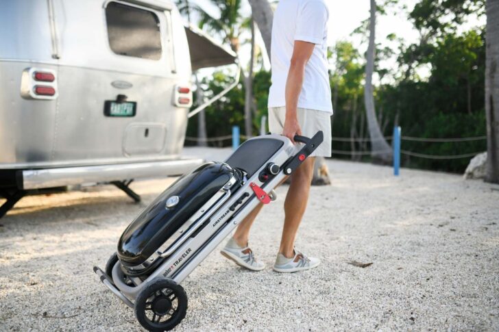 Rubberized wheels help the AuWeber Traveler roll over smooth or rough surfaces alike