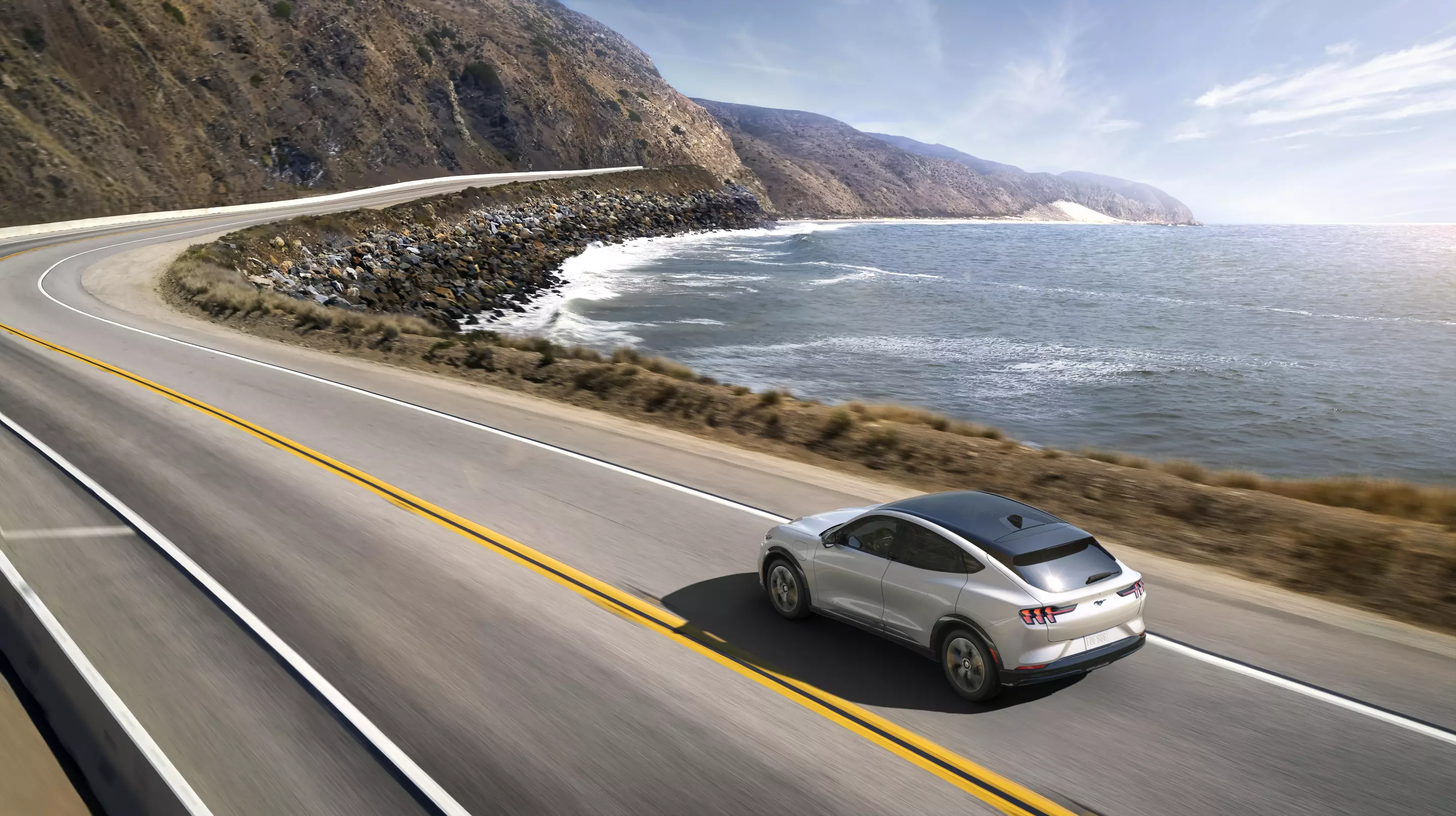 Equipped with an extended-range battery and rear-wheel drive, the Mustang Mach-E has a targeted EPA-estimated 300 miles of range as a minimum