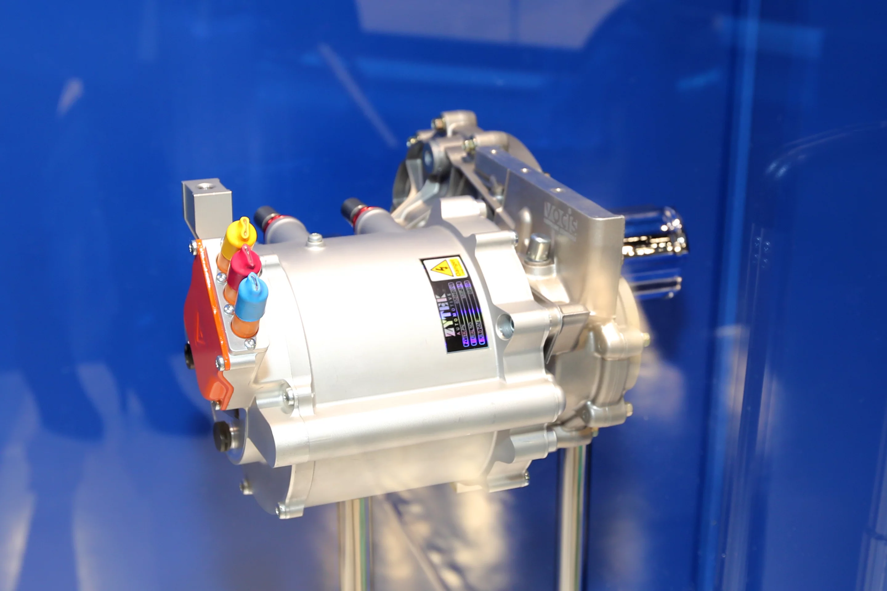 The 25 kW electric motor bears Zytek markings