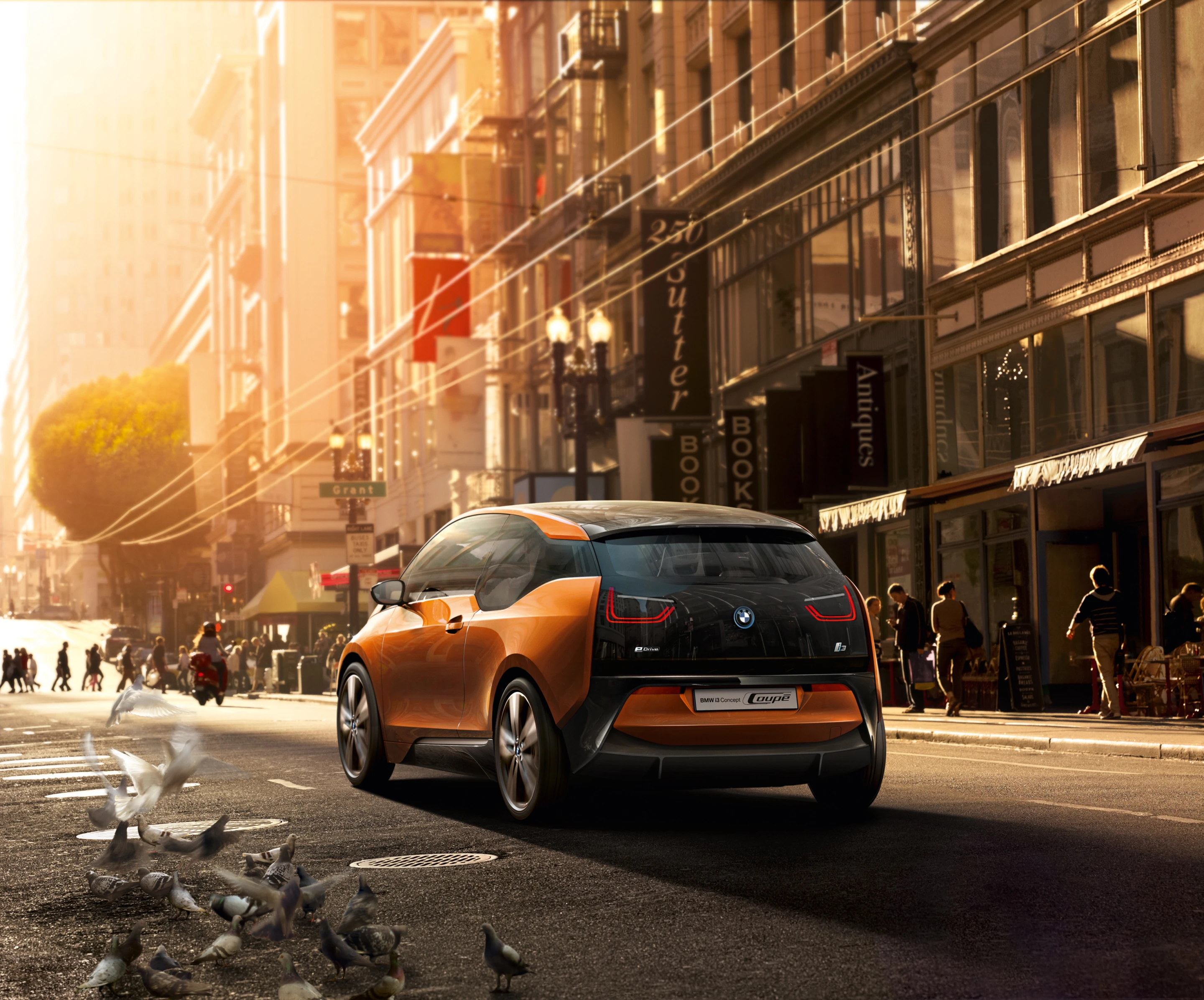 Range can be increased to 200 km (124 mi) through BMW’s “EcoPro” modes, or 300 km (180 mi) via an optional range extender