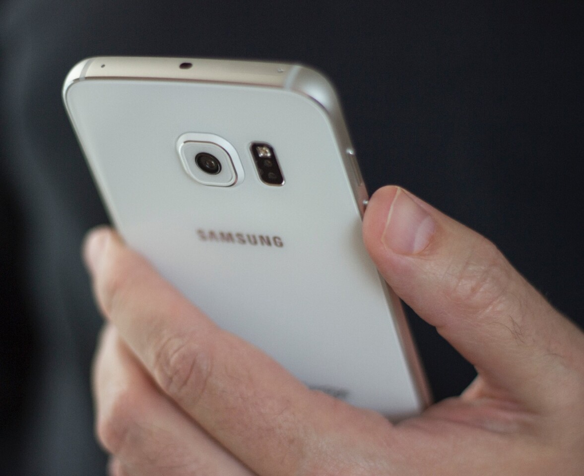 The Galaxy S6's glass back and aluminum frame