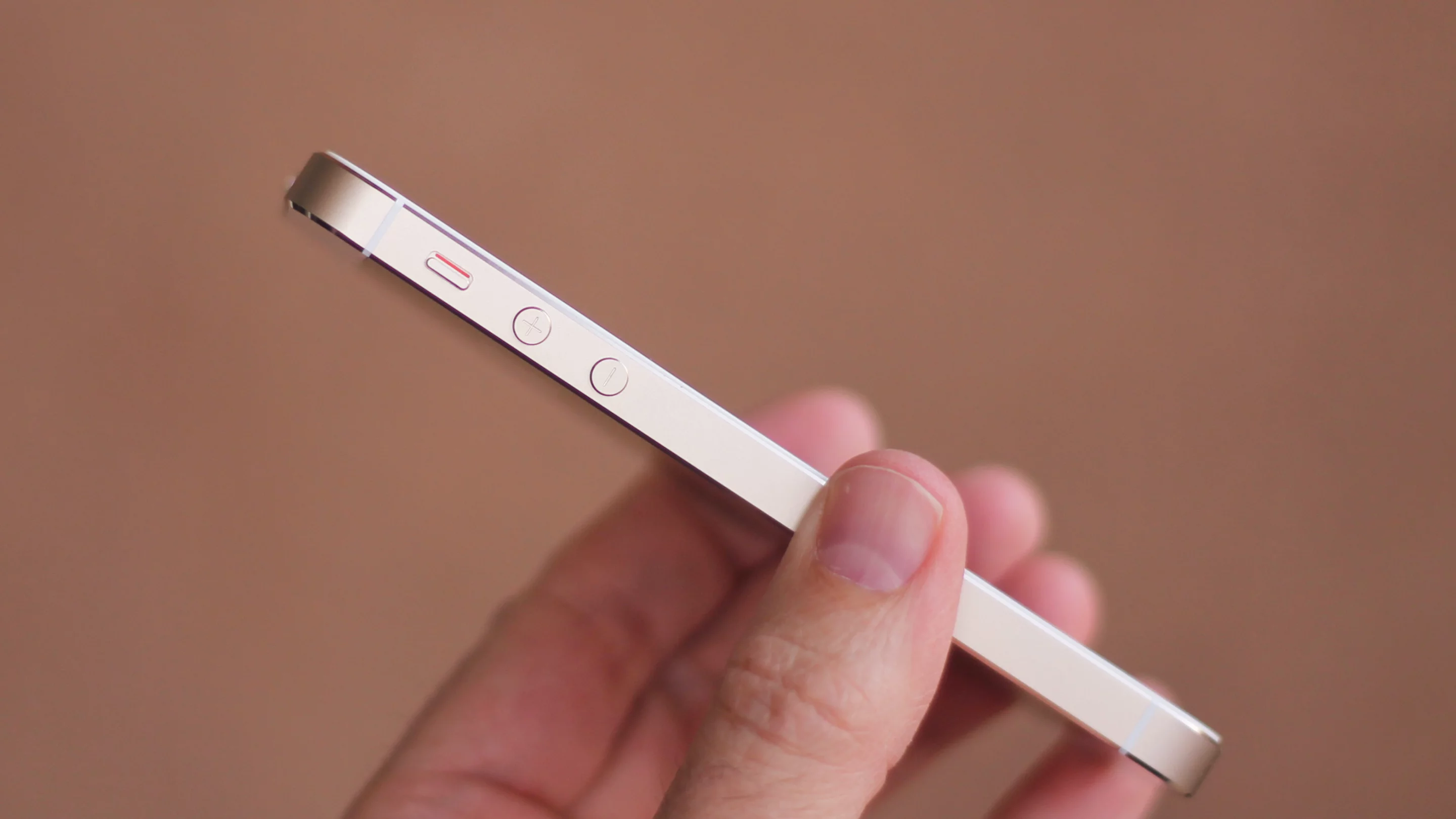 The iPhone 5s is a mere 7.6 mm thick