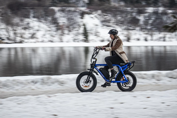 The Moto's dual-battery option could keep you in the motocross-style seat for more than 100 miles