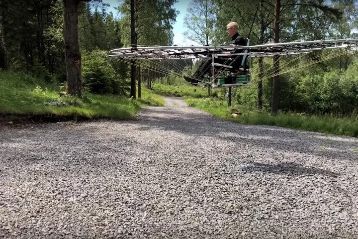 Alex Borg of AmazingDIYProjects in his home-built multirotor chAIR
