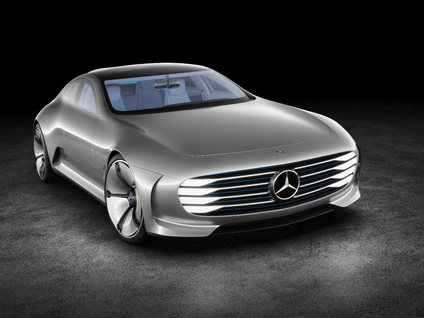 As well as offering up high-tech aerodynamics, the IAA previews car-to-car networking ahead of next year's E-Class