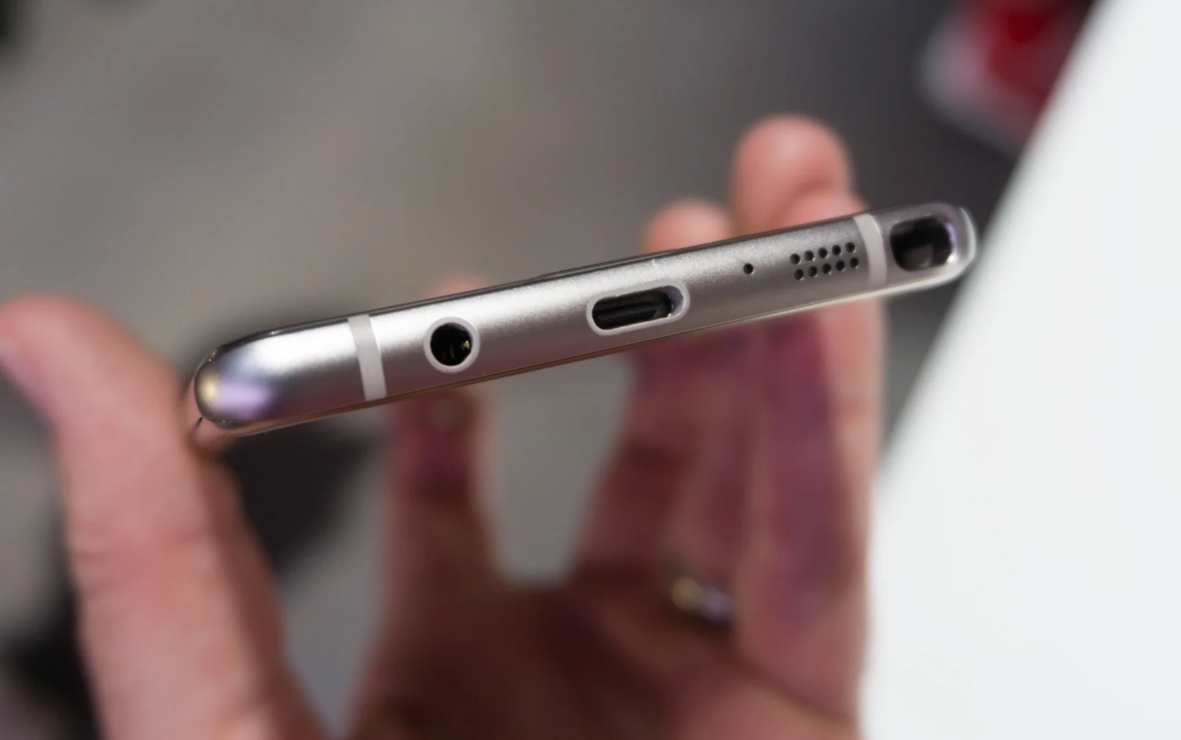 MicroUSB is (finally) out of Samsung's devices, replaced by USB-C