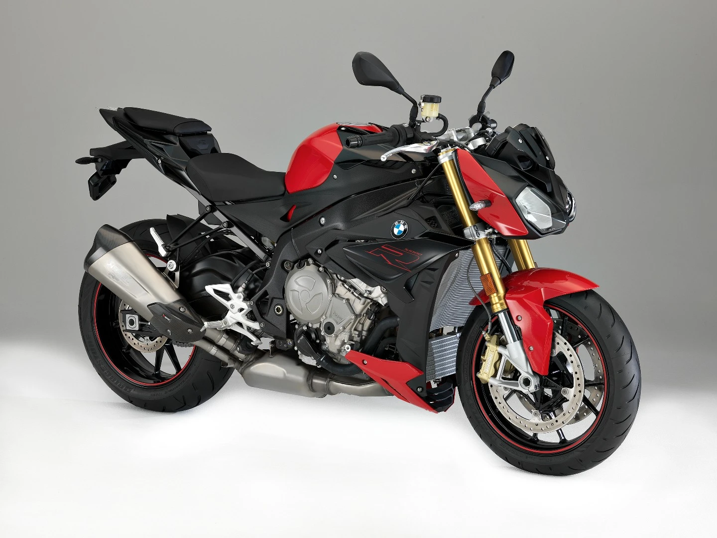 2017 BMW S1000R: red/black pain job