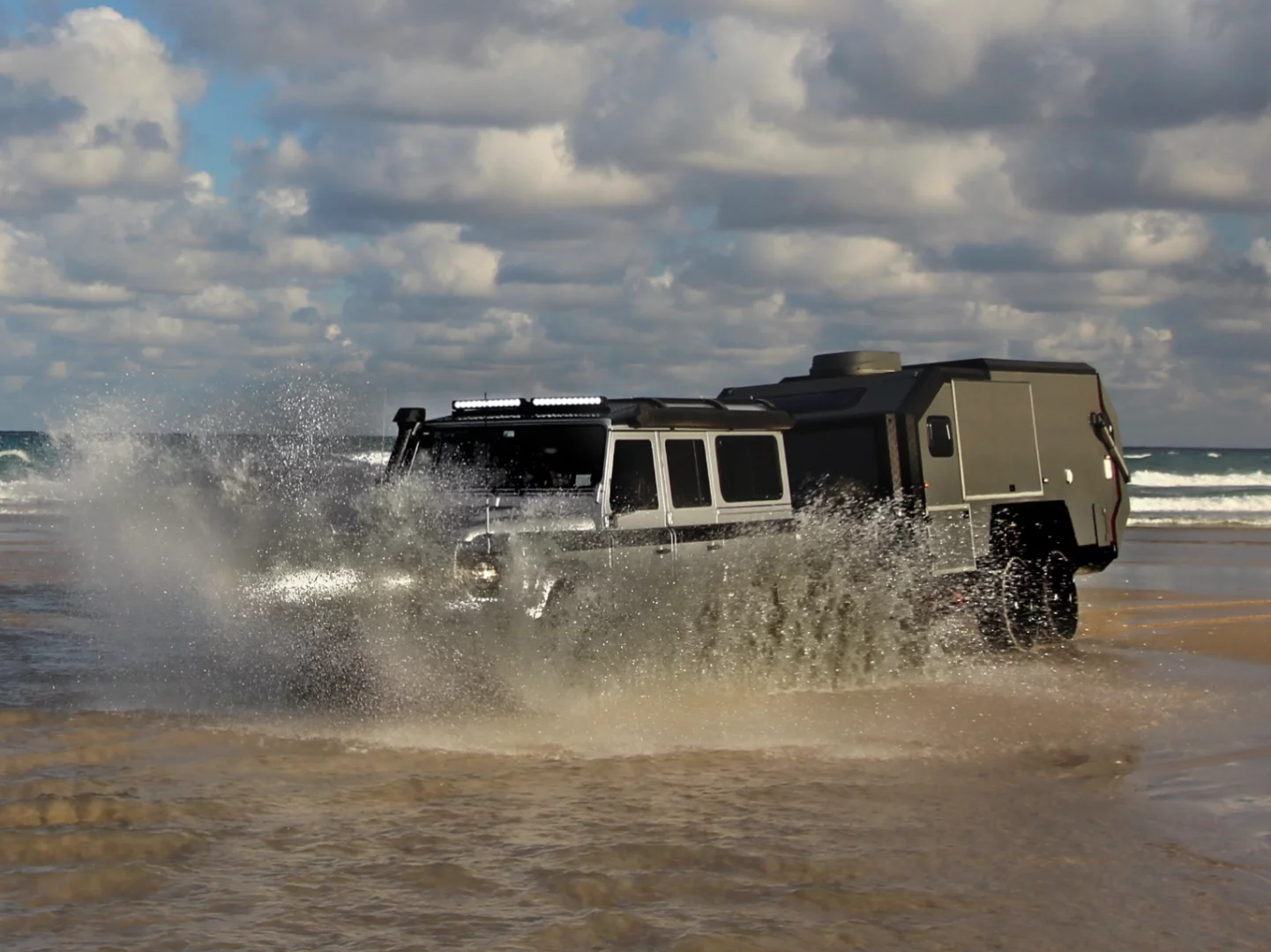 The EXP-6 features a watertight chassis, keeping water, sand and other unwanted elements out