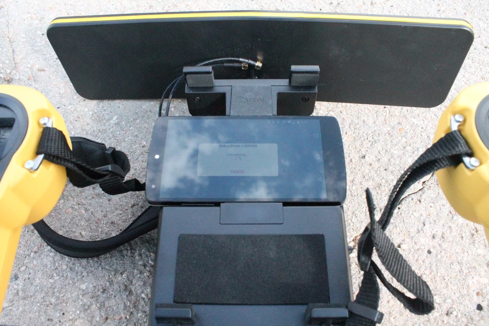 The Parrot Skycontroller adjusts to hold any phone or tablet and connects to the device with its own broadcast Wi-Fi