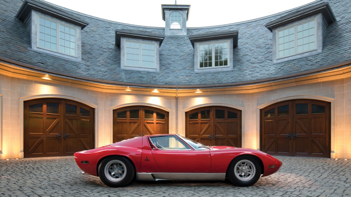 2018 Monterey Car Week Auction Report | 1971 Lamborghini Miura P400 SV | Sold For $2,177,500 || Estimate: from $2,200,000 to $2,400,000 | Auction: RM-Sothebys | Lot 134 | Official Description