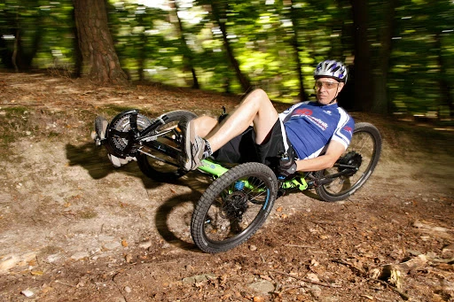 A Go SwissDrive 250 W electric motor and 446 Wh battery pack is available as an option for an easier ride up the slopes and faster speeds downhill