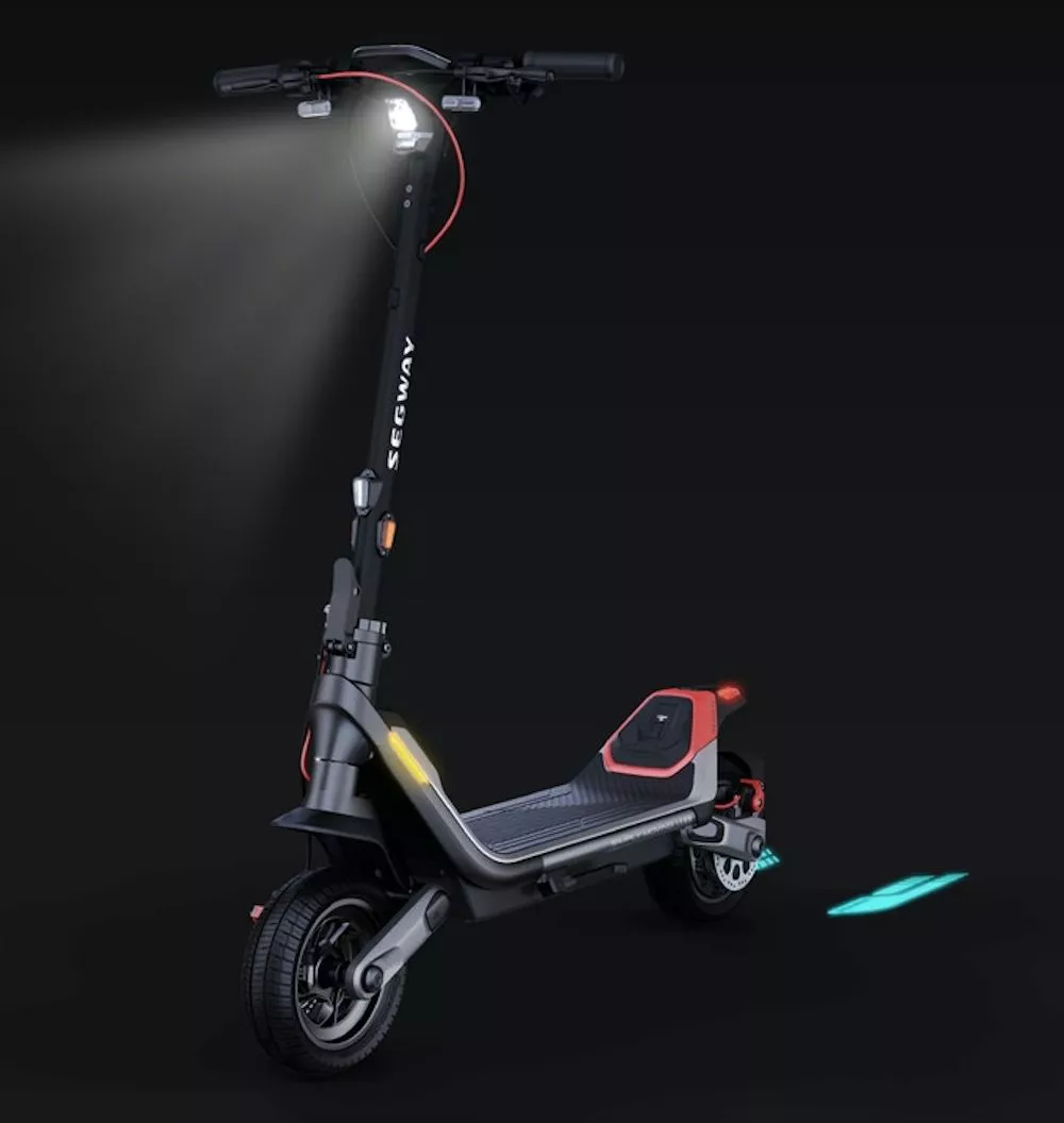 The P series models feature a 10-W anti-glare headlight, a tail-light that doubles as a brake light, turn indicators and "distinguished atmosphere lights" for extra style