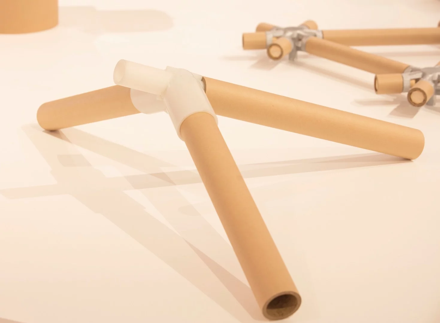 Examples of Shigeru Ban's connecting joints