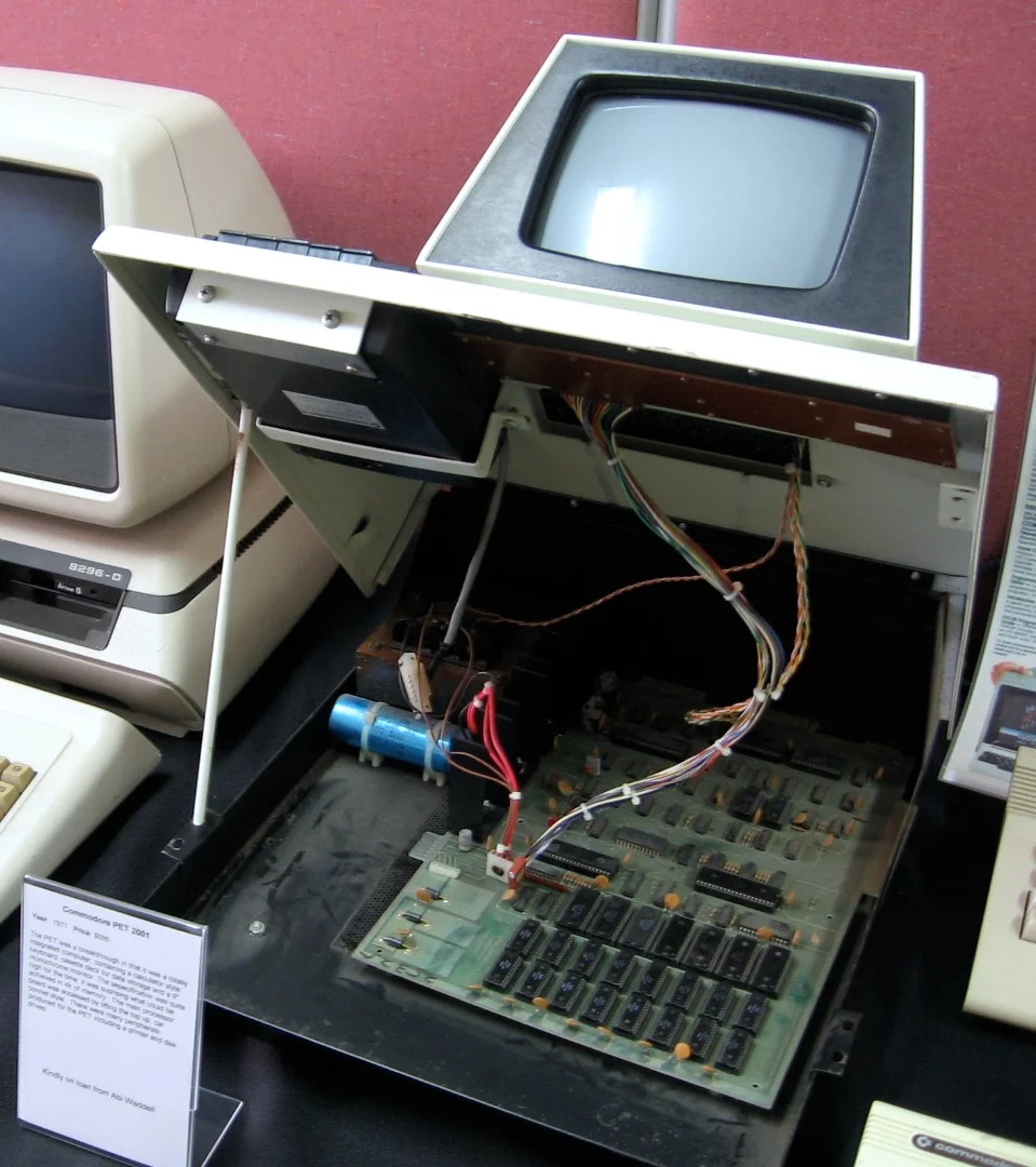Inside a Commodore PET 2001 all-in-one home computer
