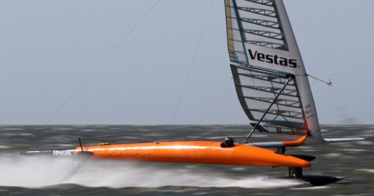 VESTAS Sailrocket 2 sets its sights on world speed sailing record