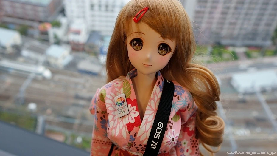 Danny Choo's Smart Doll combines anime-style vinyl dolls with robotics technology in a commercial product for the first time