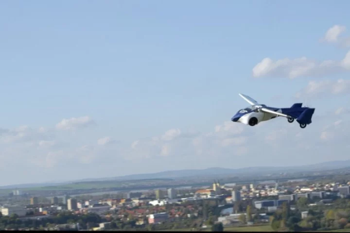 The AeroMobil 3.0 in an earlier test flight (Photo: AeroMobil)