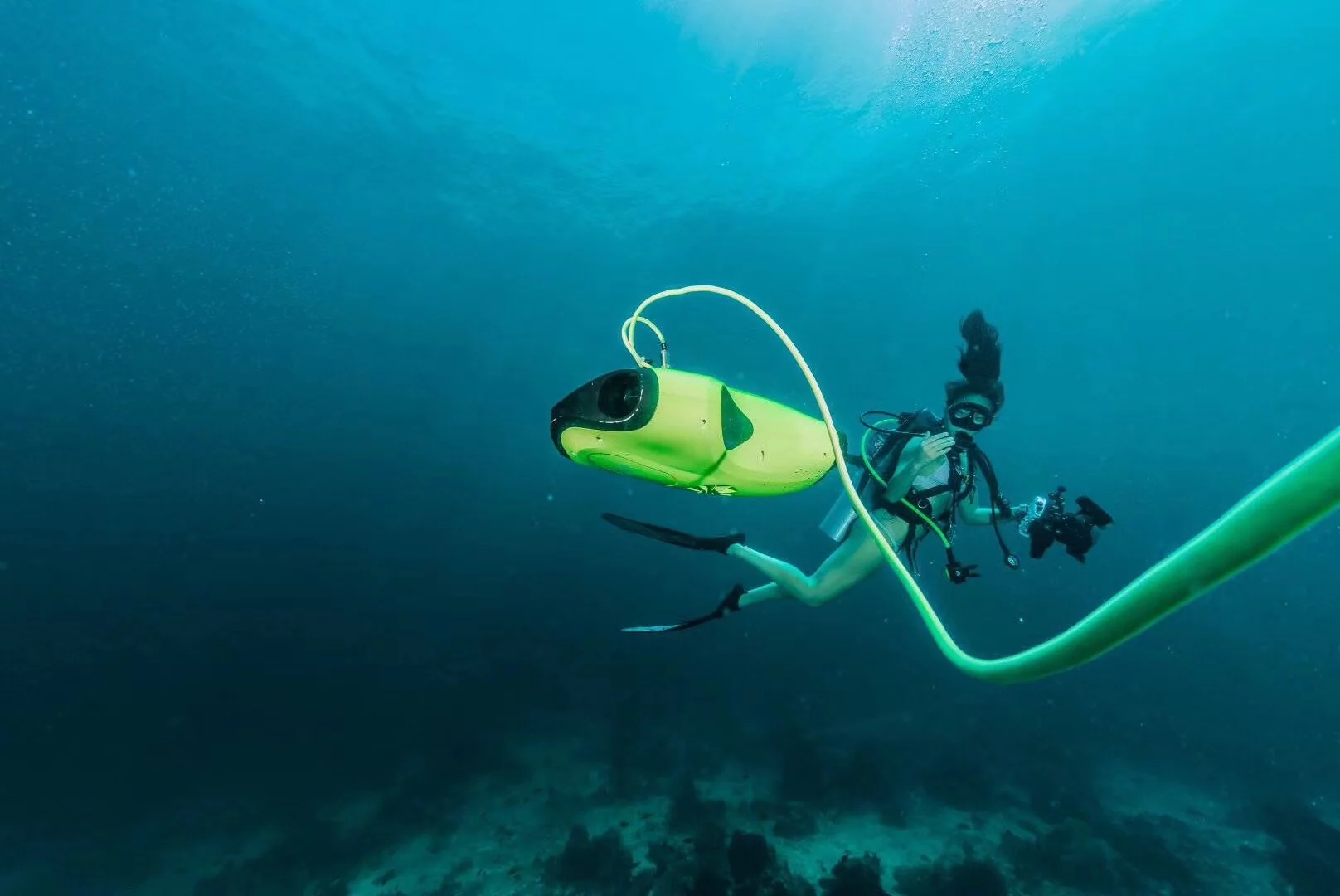 The FiFish P3's battery life sits at a decent two hours per charge