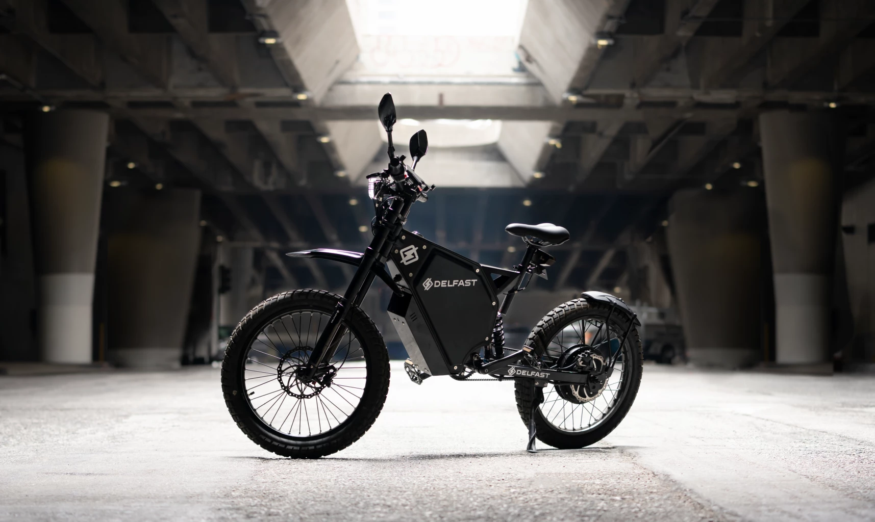The Top 3.0i builds on the long range and extreme power of Delfast's award-winning Top 3.0 ebike, and dials in some onboard smarts