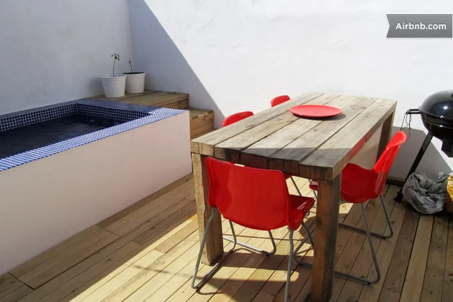 Container House outdoor courtyard