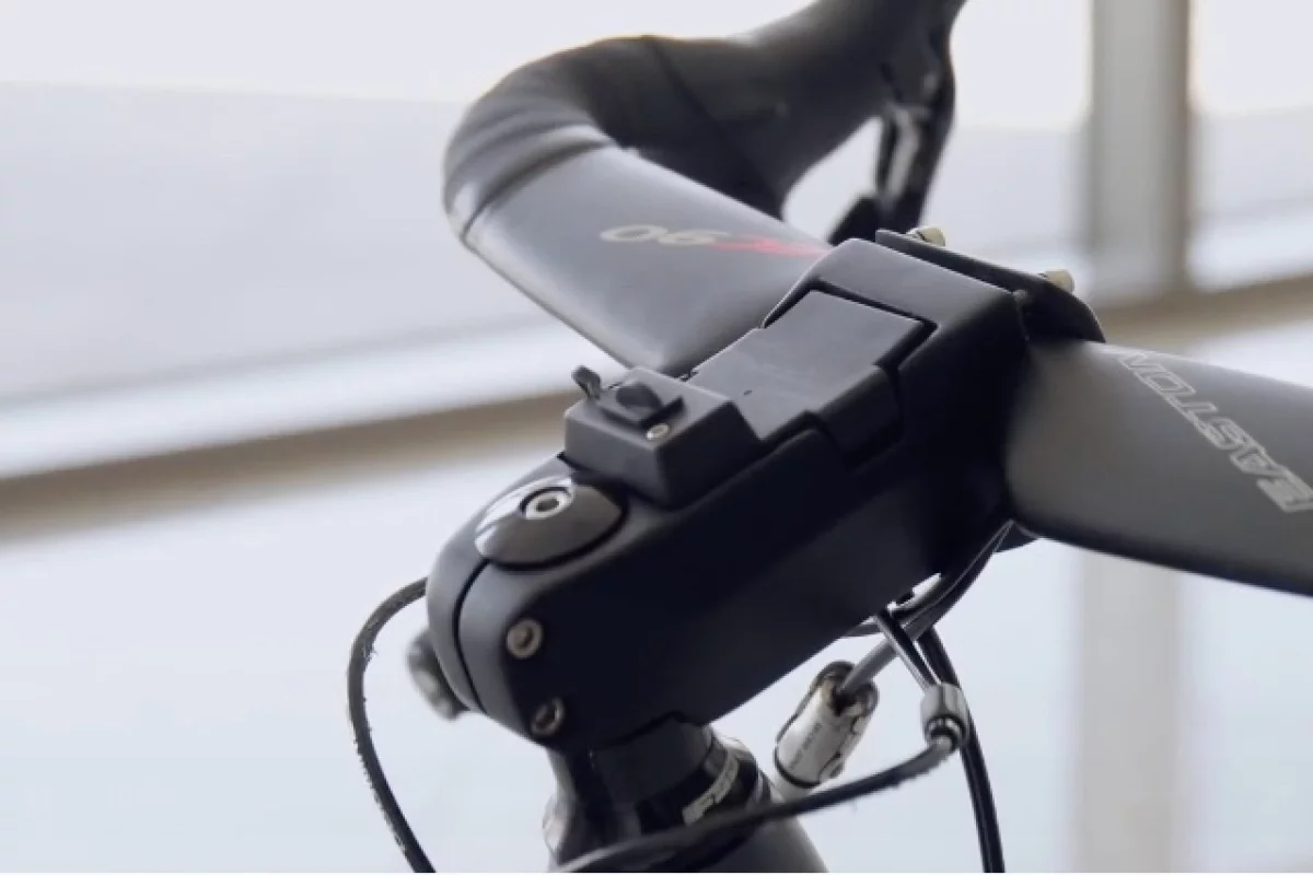 The Battery Stem incorporates a 10,000-mAh battery pack