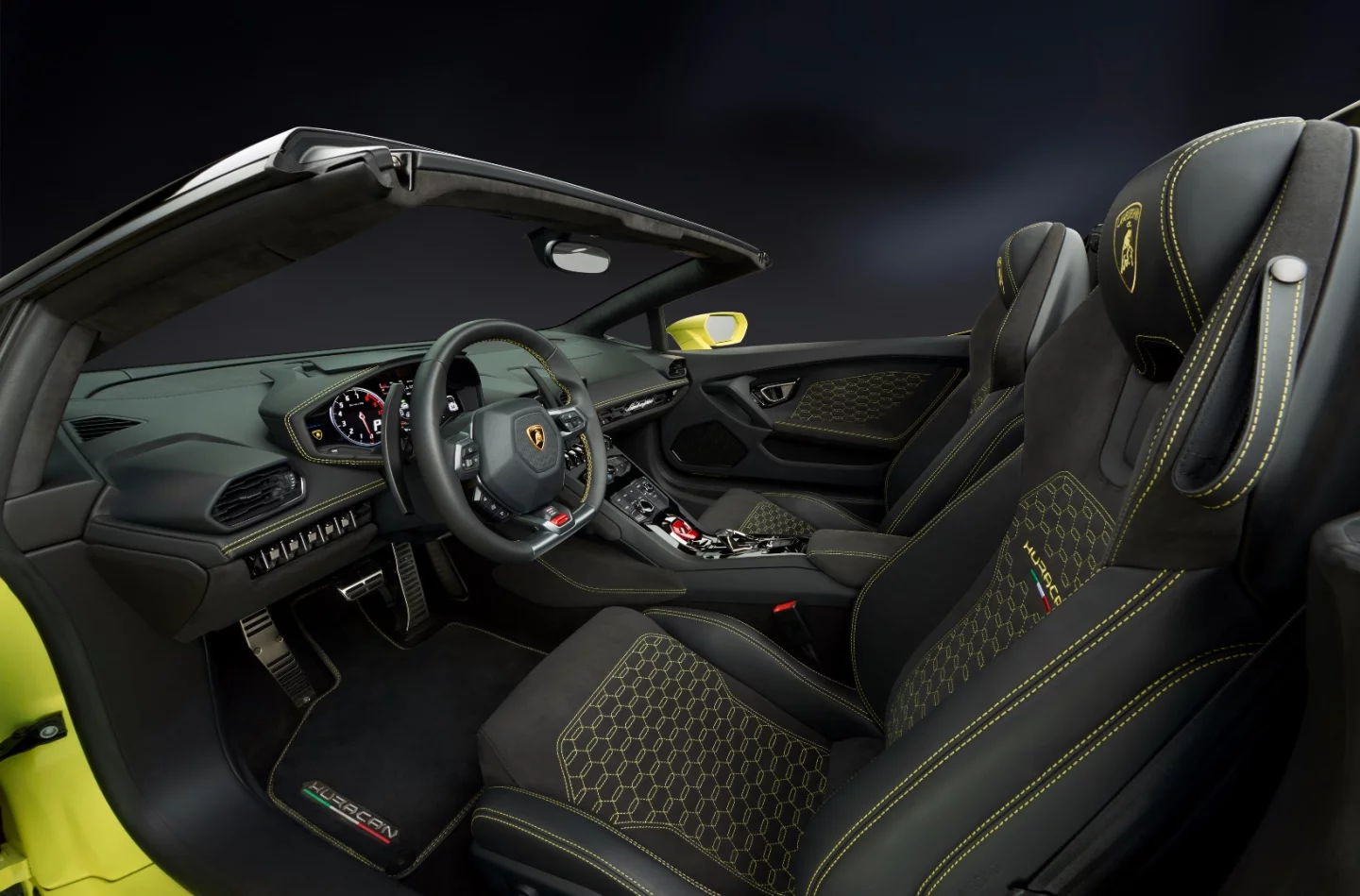 The Huracan LP580-2 Spyder has a clever virtual cockpit, freeing up the center console