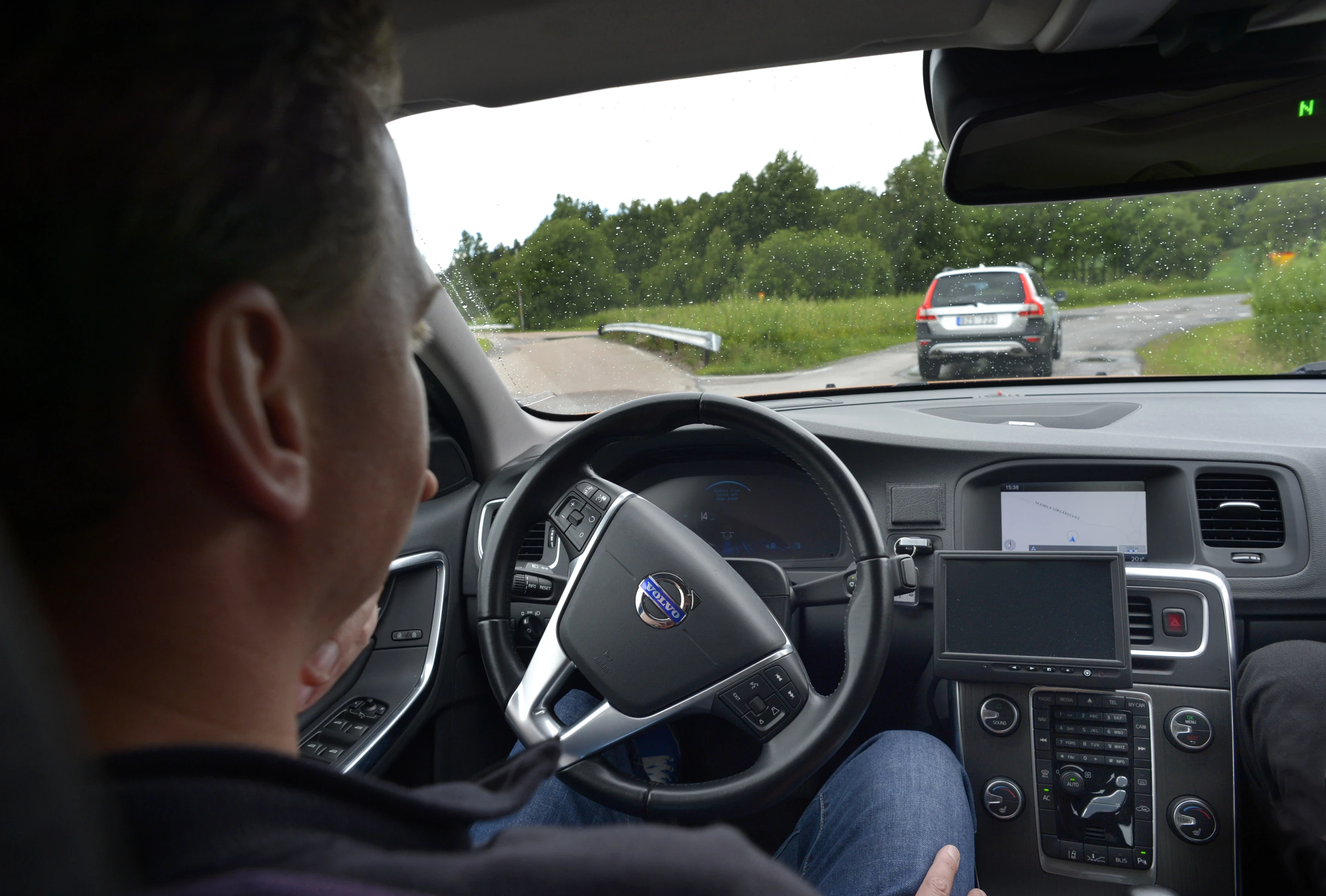 Volvo's Adaptive Cruise Control prototype in action