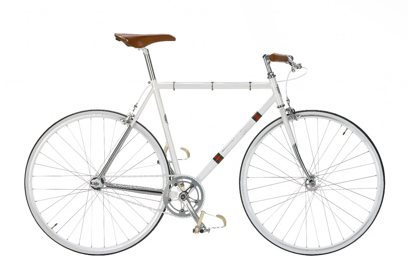 The slightly cheaper white hydro-formed steel single-speed bike called the Pista